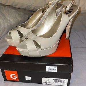 Nude Guess Pumps